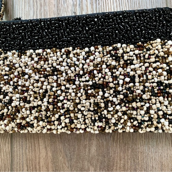 Vintage Bread Evening Wristlet clutch - Picture 2 of 7